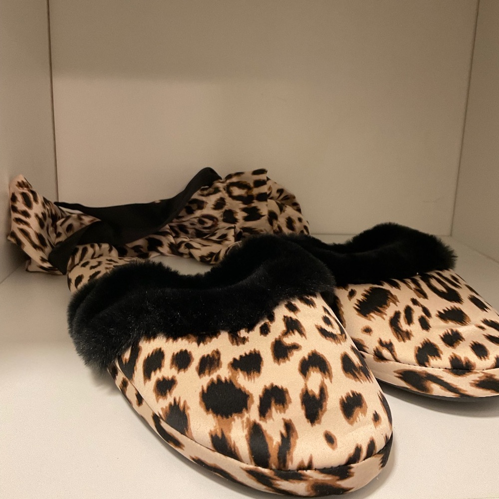 COPY - Victoria’s Secret Cheetah Slippers with Bag